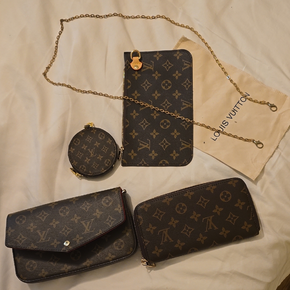 Nice Wallet, Coin Purse & Accessories - Set with Gold Accents